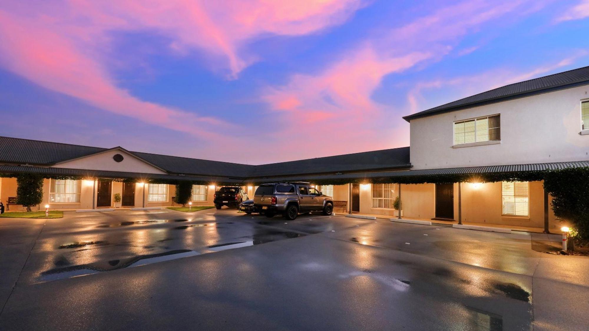 Breakout Motor Inn Cowra Exterior photo