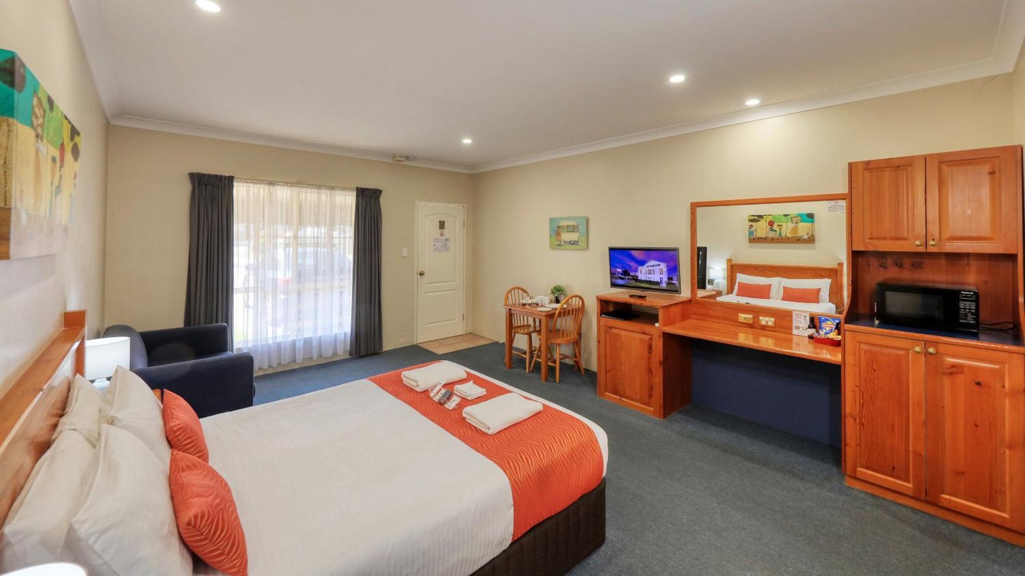 Breakout Motor Inn Cowra Exterior photo