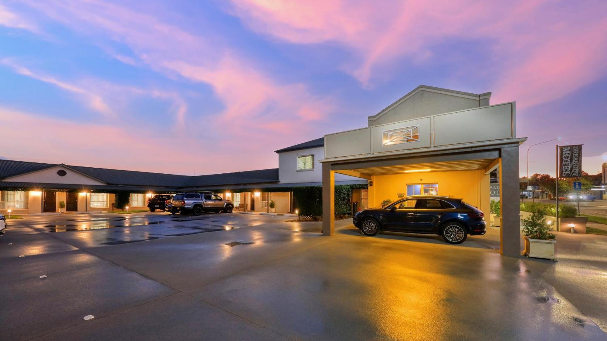 Breakout Motor Inn Cowra Exterior photo