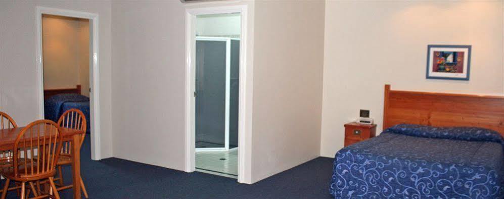 Breakout Motor Inn Cowra Exterior photo