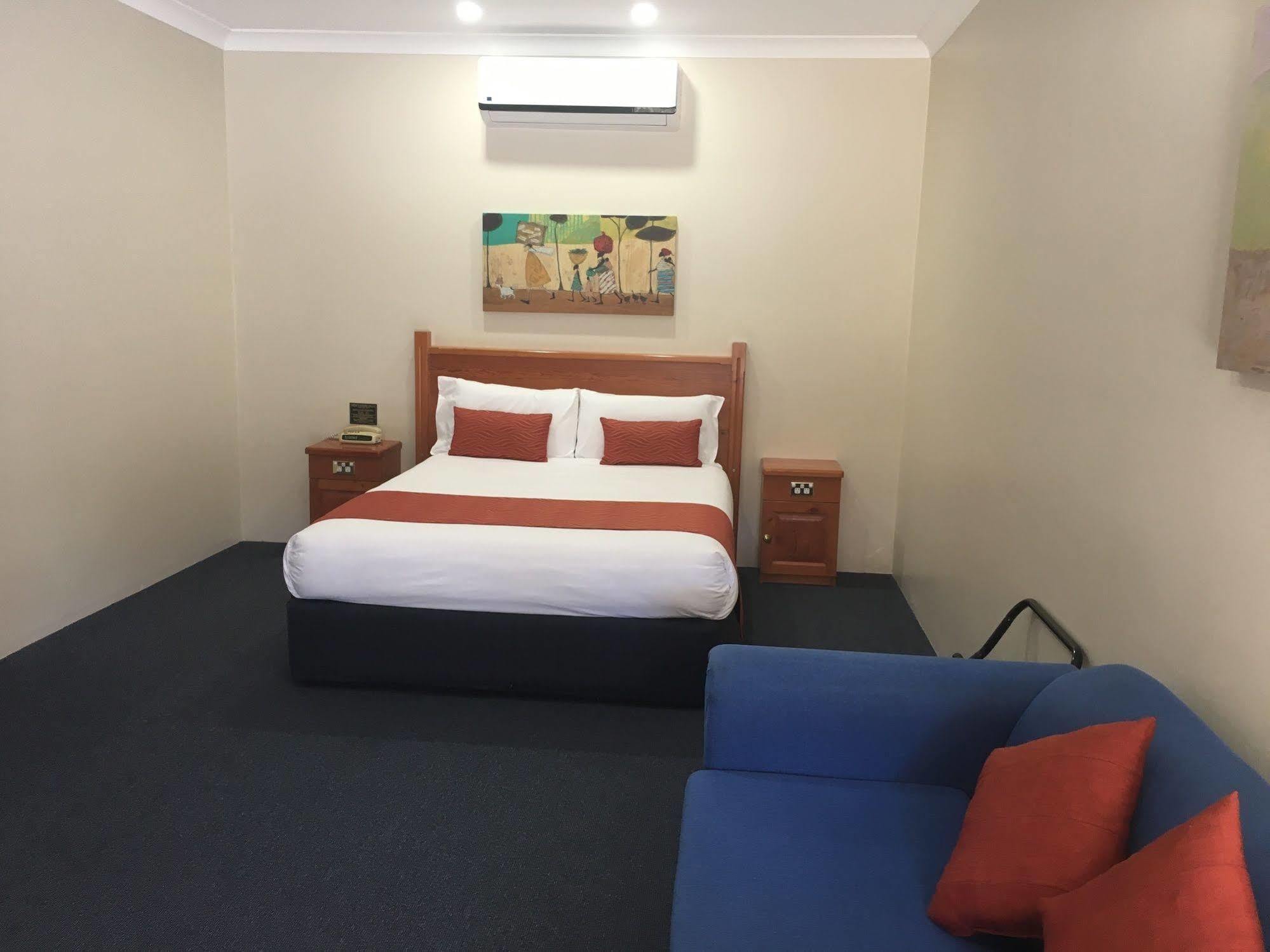 Breakout Motor Inn Cowra Exterior photo